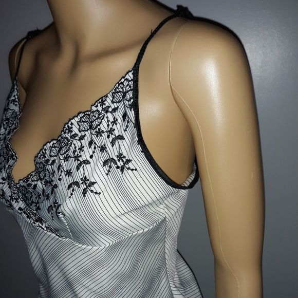 Express Camisole Shirt Womens Black white Stripes Floral Size Medium - Picture 8 of 9